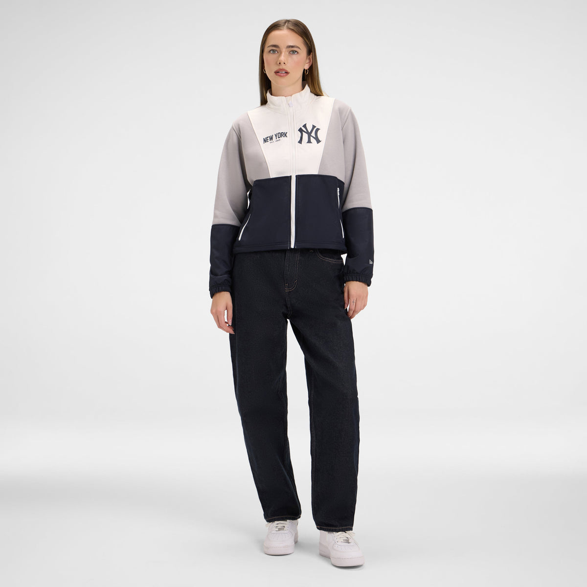 New York Knicks Leisure Women's Full-Zip Sweatshirt