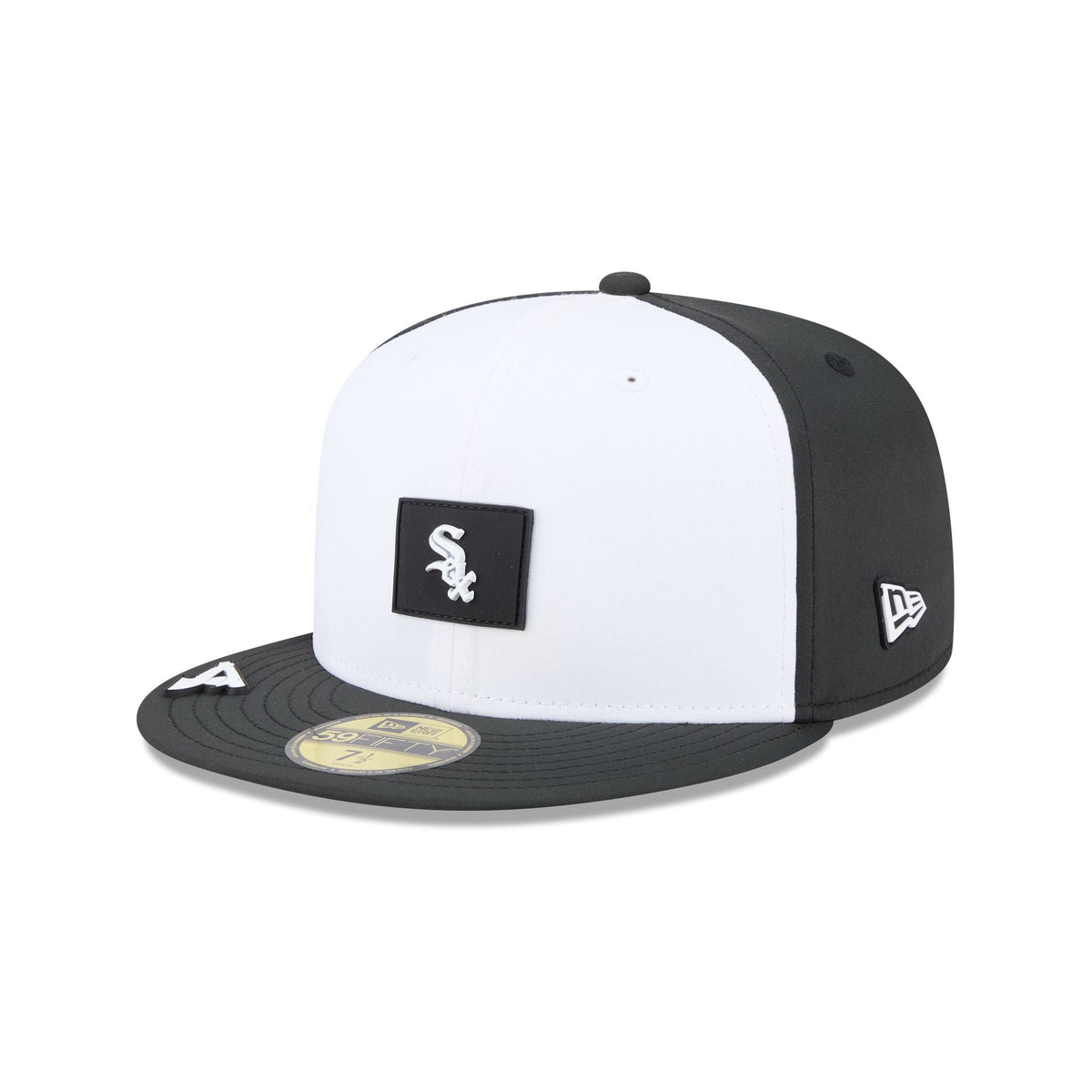 Chicago White Sox 2026 Clubhouse Black & White 59FIFTY Fitted Hat