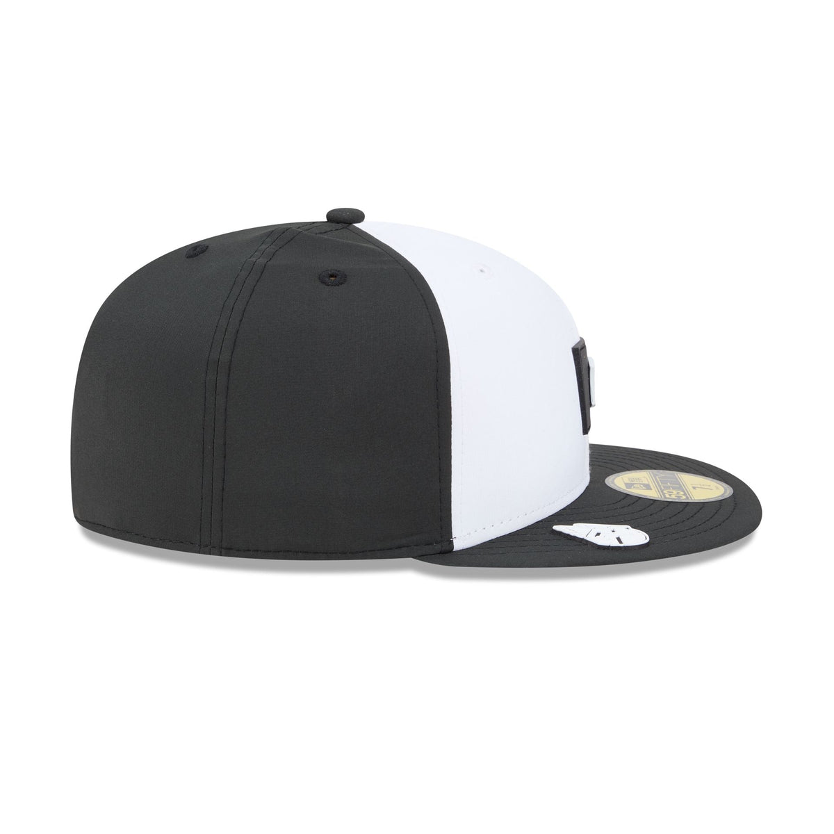 Cleveland Guardians 2026 Clubhouse Black & White 59FIFTY Fitted Hat