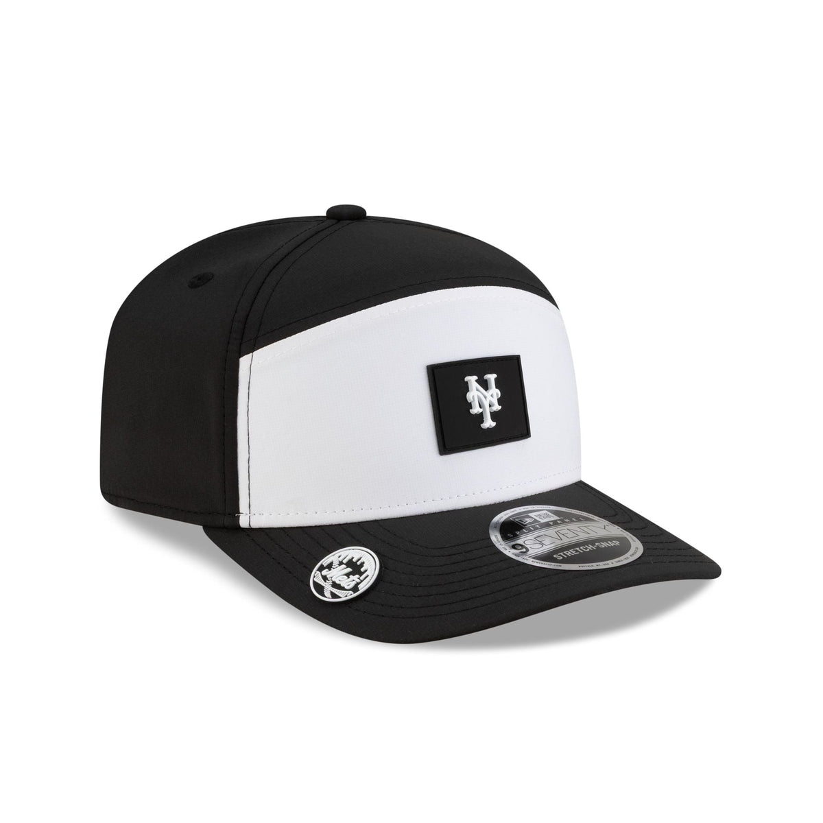 New York Mets 2026 Clubhouse Black & White Split Panel 9SEVENTY Stretch-Snap Hat