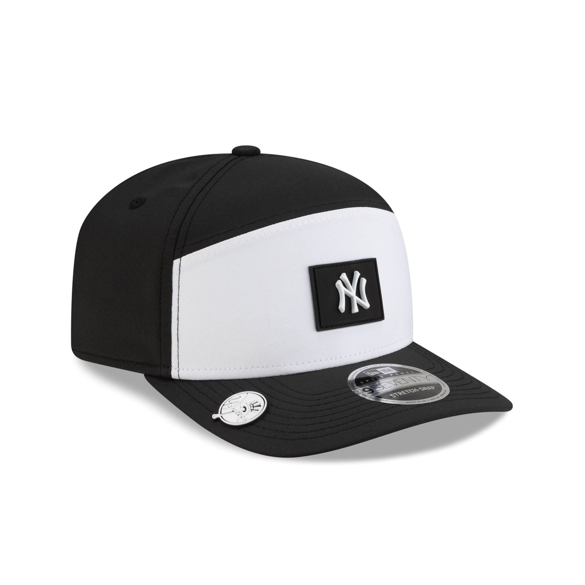 New York Yankees 2026 Clubhouse Black & White Split Panel 9SEVENTY Stretch-Snap Hat