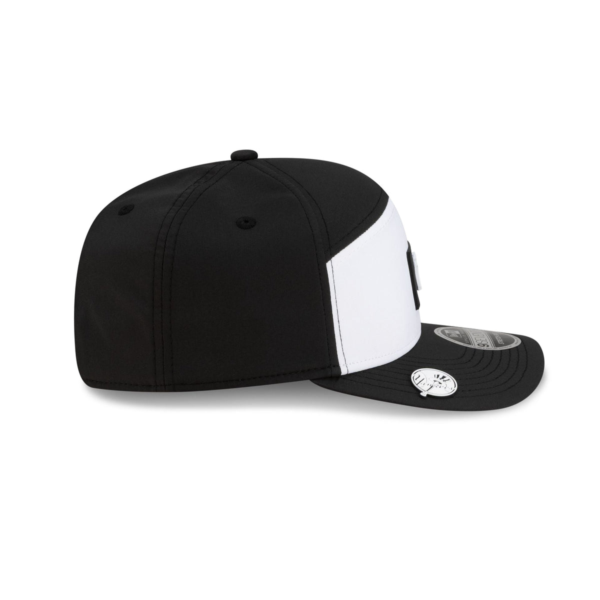 New York Yankees 2026 Clubhouse Black & White Split Panel 9SEVENTY Stretch-Snap Hat