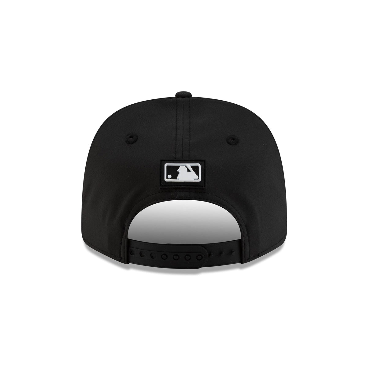 Seattle Mariners 2026 Clubhouse Black & White Split Panel 9SEVENTY Stretch-Snap Hat