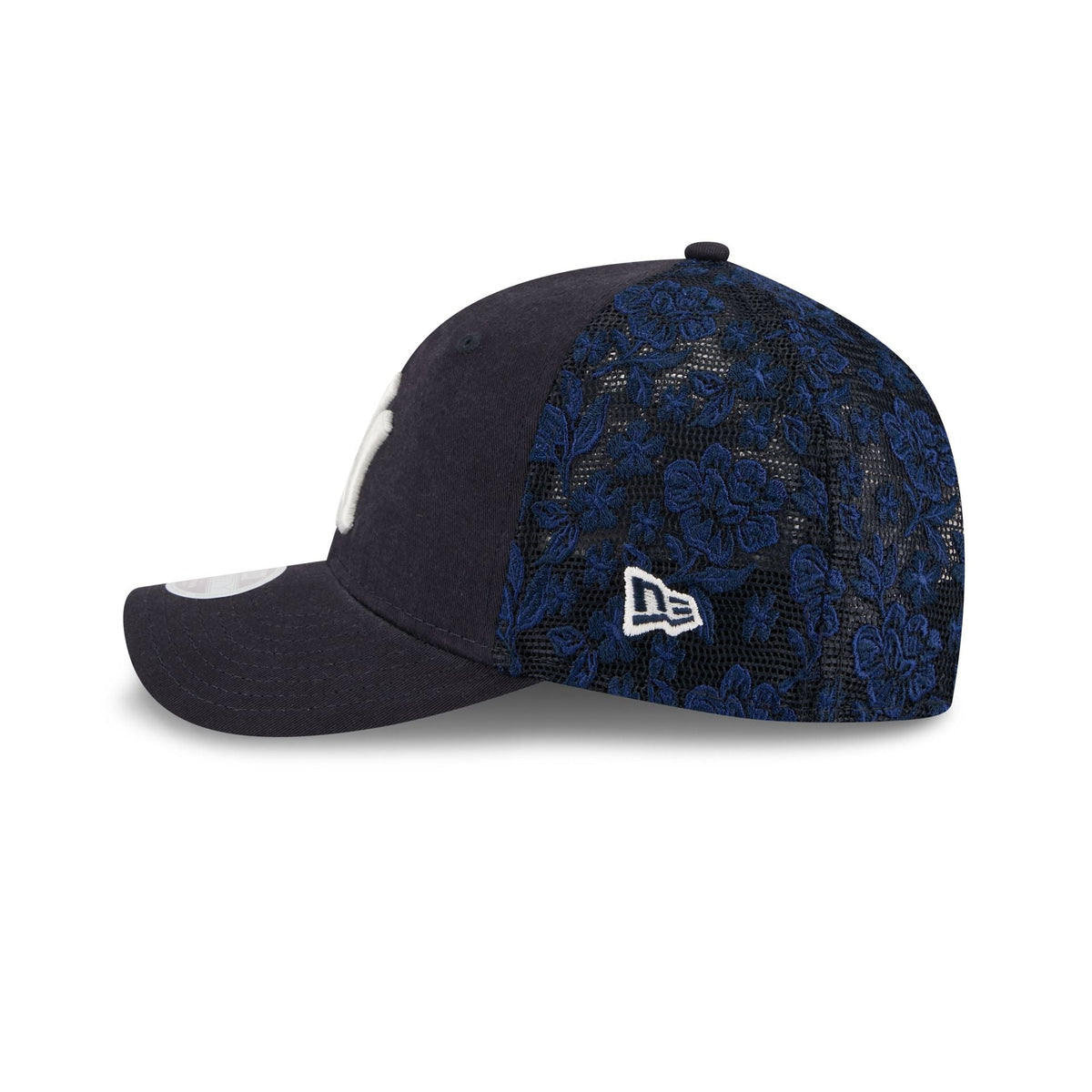 New York Yankees Floral Mesh Women's 9FORTY M-Crown Trucker Hat