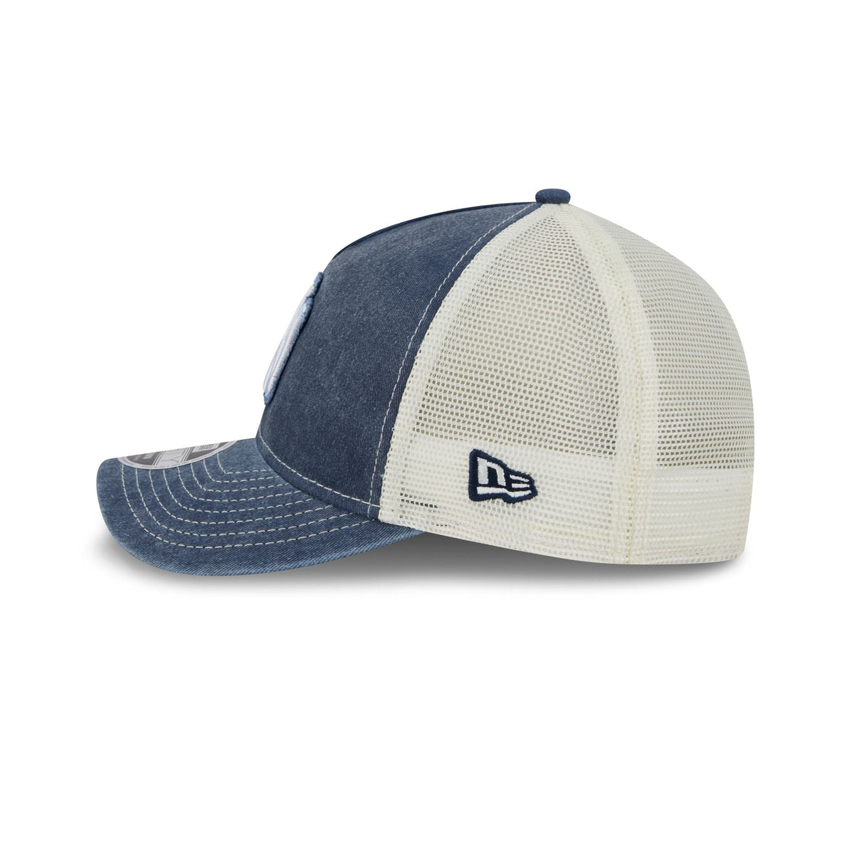 New York Yankees Frayed Logo 9FORTY M-Crown A-Frame Trucker Hat